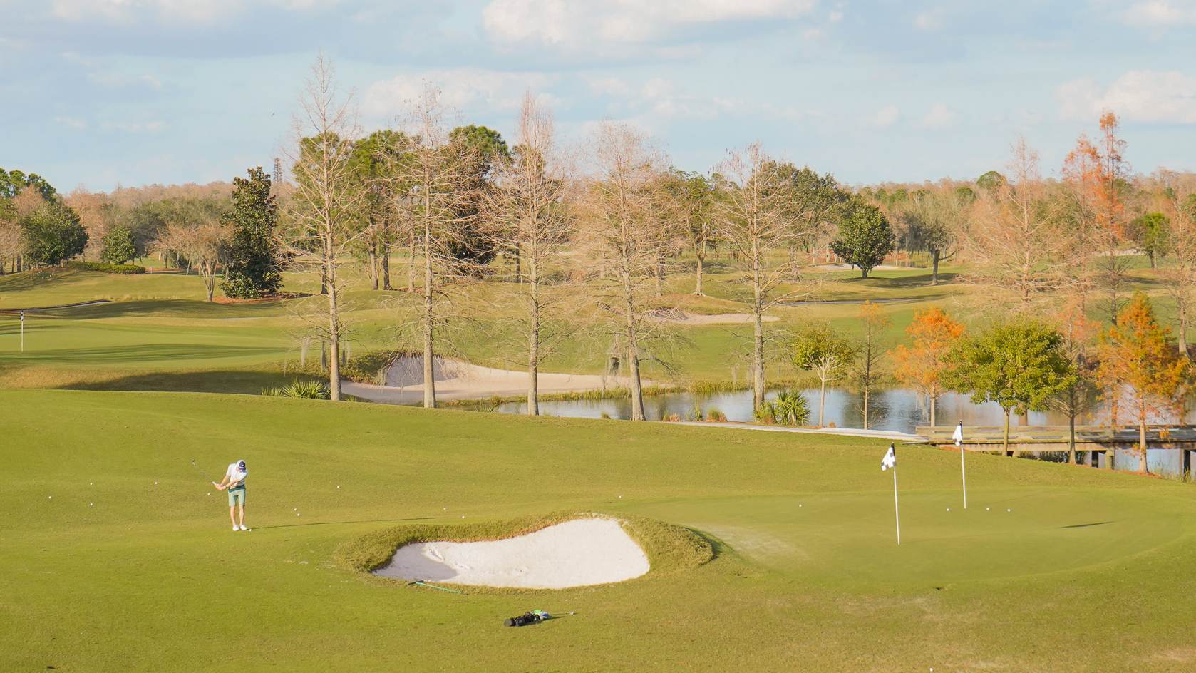 Golfer swinging at Rosen Shingle Creek