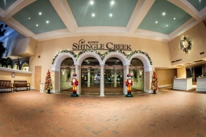 Holiday decorated exterior of Rosen Shingle Creek